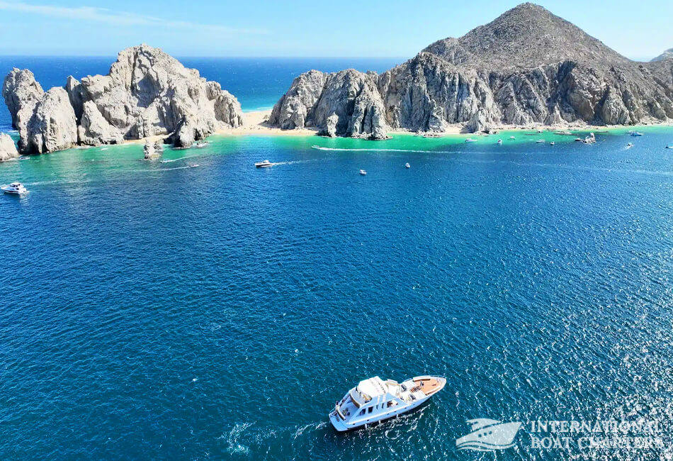 110-Foot Luxury Yacht in Cabo 