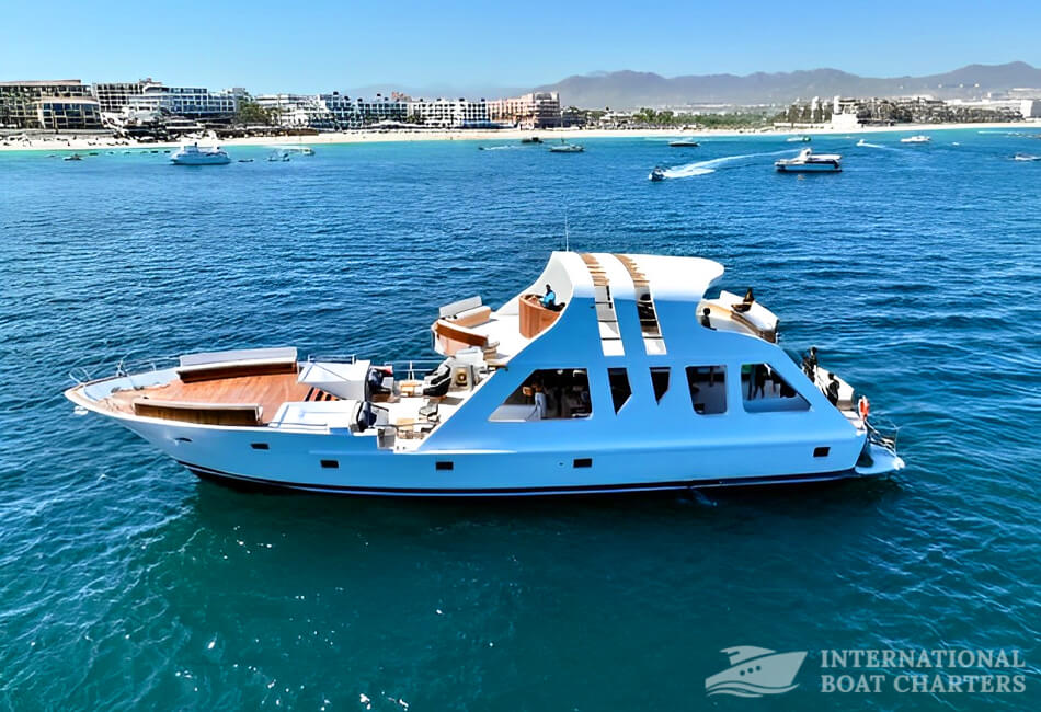 110-Foot Luxury Yacht in Cabo 
