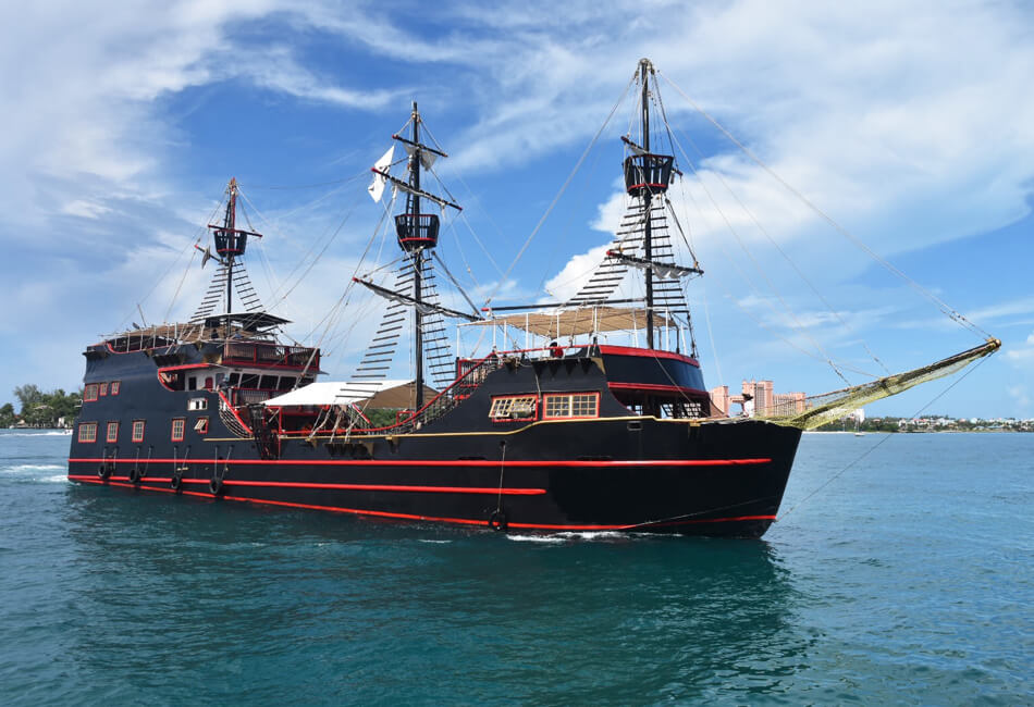 140 قدم سفينة القراصنة 