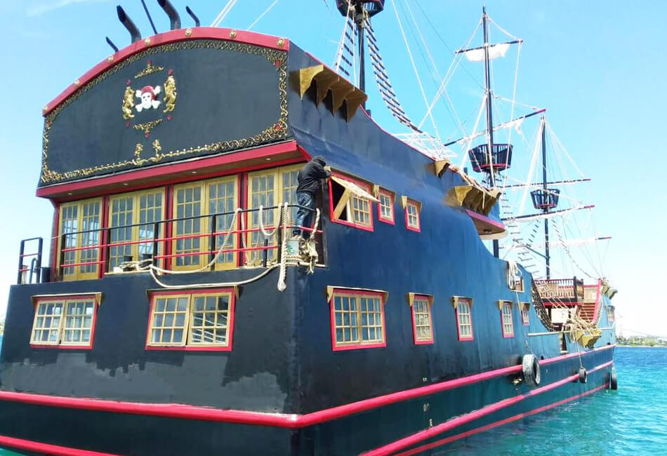 140 -футовий піратський корабель 