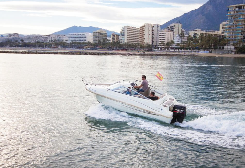 17.2 ft Jeanneau Cap Camarat 555 DC