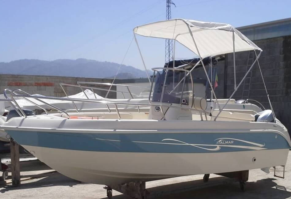 Barcă cu motor Italmar de 17 ft 