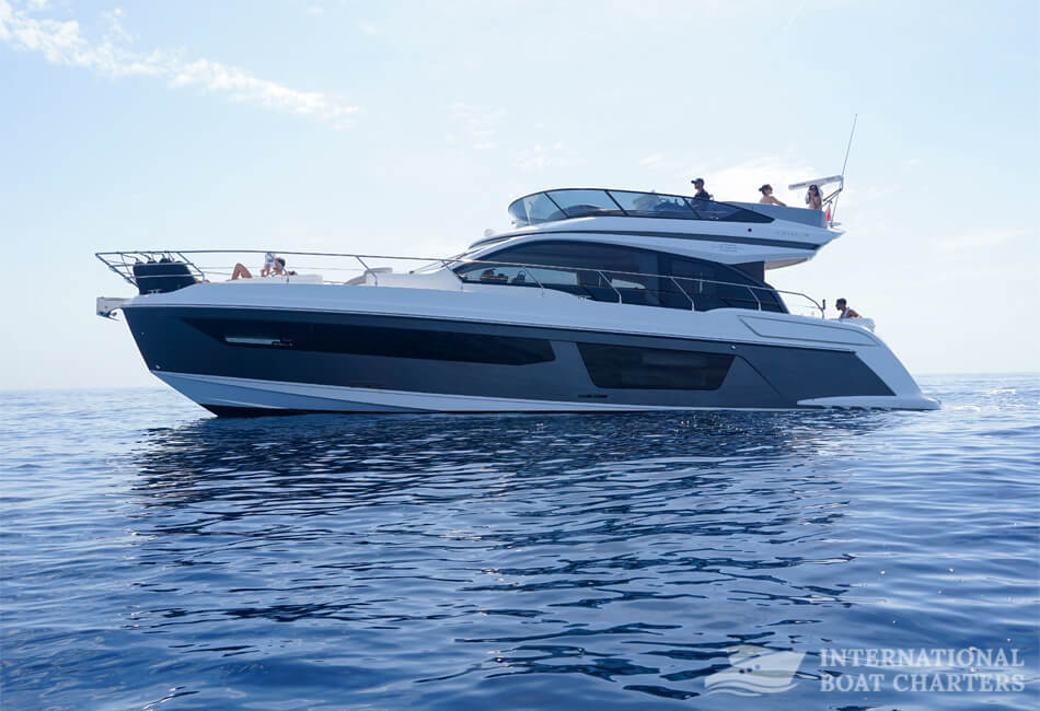 55.8 Ft (17m) Azimut 53 Luxury Yacht 