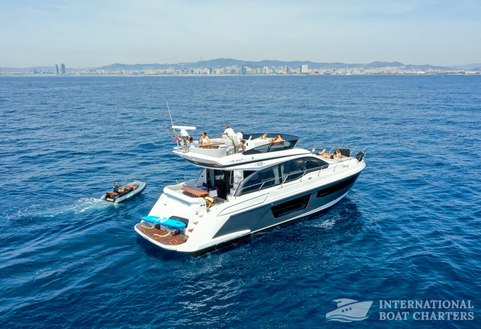 55.8 Ft (17m) Azimut 53 Luxury Yacht 
