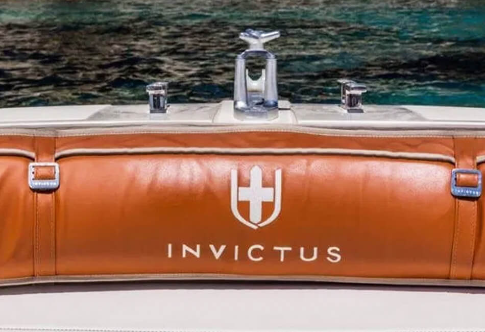 Barco a motor Invictus 190 FX de 20 pés 