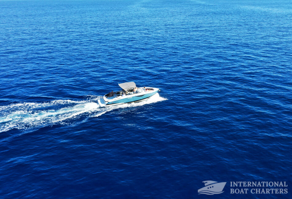 29-FOOT COBALT A29 MOTORBOAT 