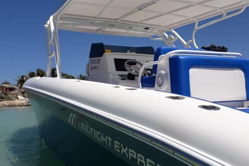 37 FT Midnight Express 