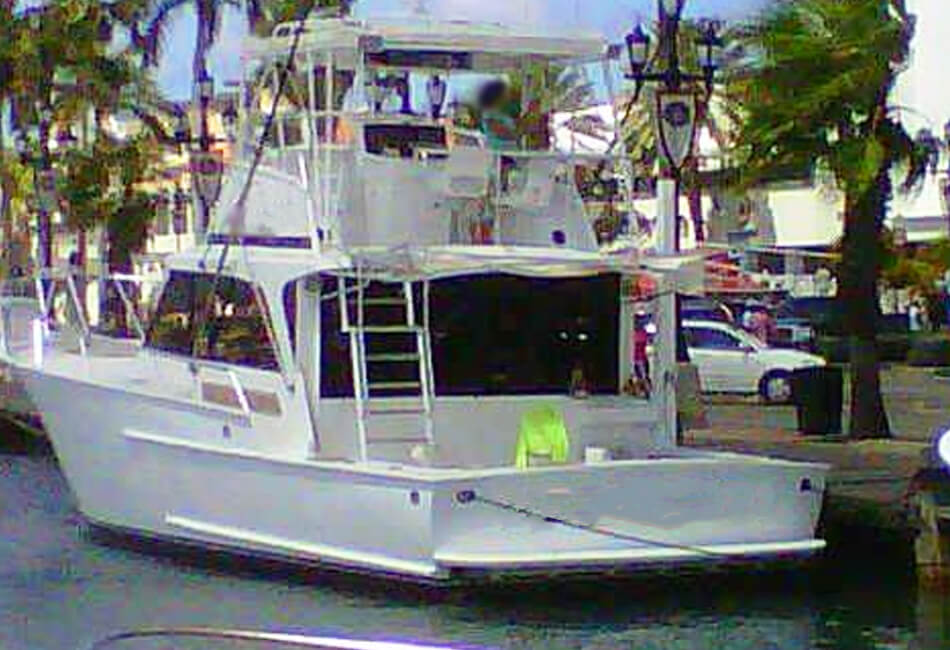44-футовая моторная яхта Striker Sportfisherman 