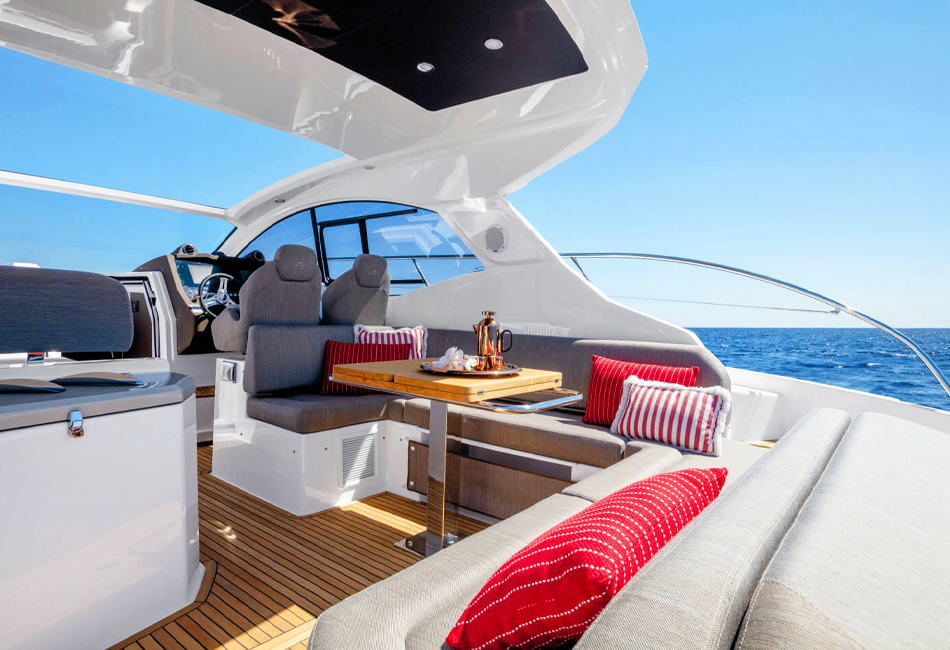 45.5 Ft Azimut Atlantis 43 Luxury Yacht (Enjoy a luxurious yacht fishing trip)