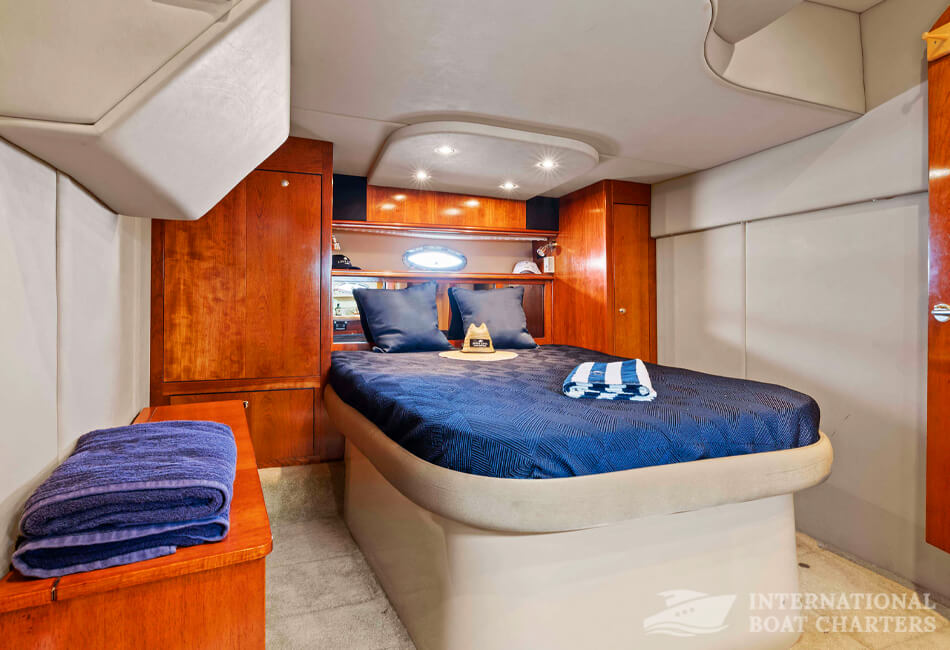 47-Foot Luxury Yacht 