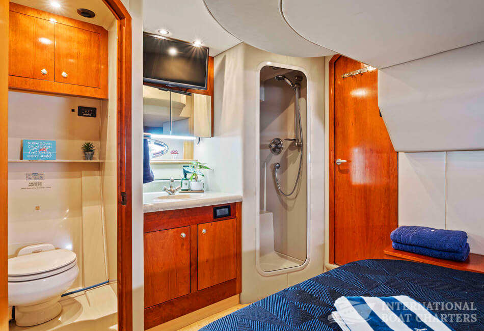 47-Foot Luxury Yacht 