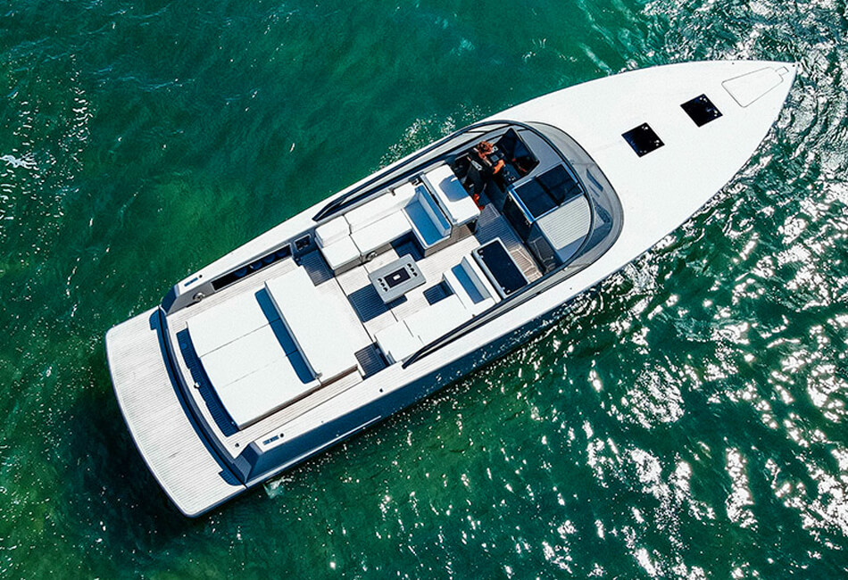 48-foot VanDutch 48 Motor Yacht 