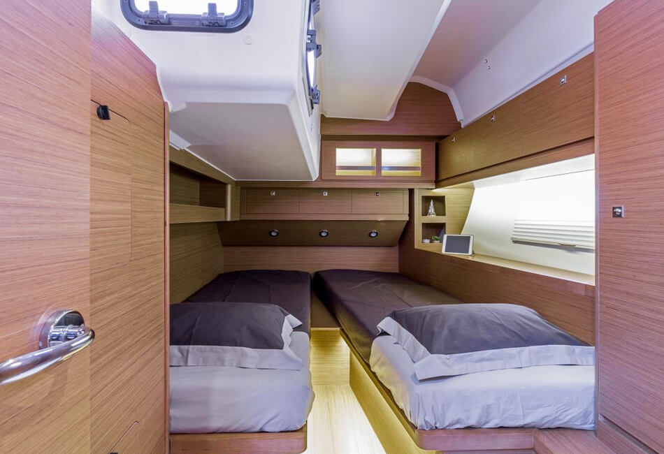 49.9 Ft Dufour 520GL sailboat CRBN-2019