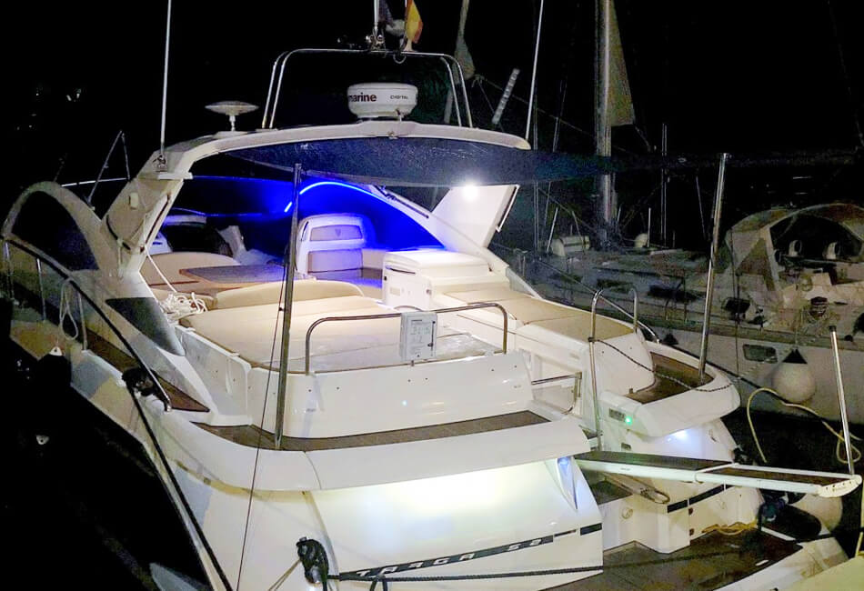 Yacht a motore elegante da 52,5 piedi 
