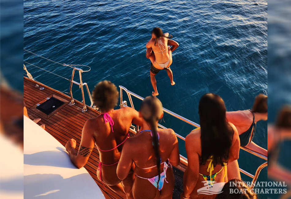52-Foot Luxury Catamaran 