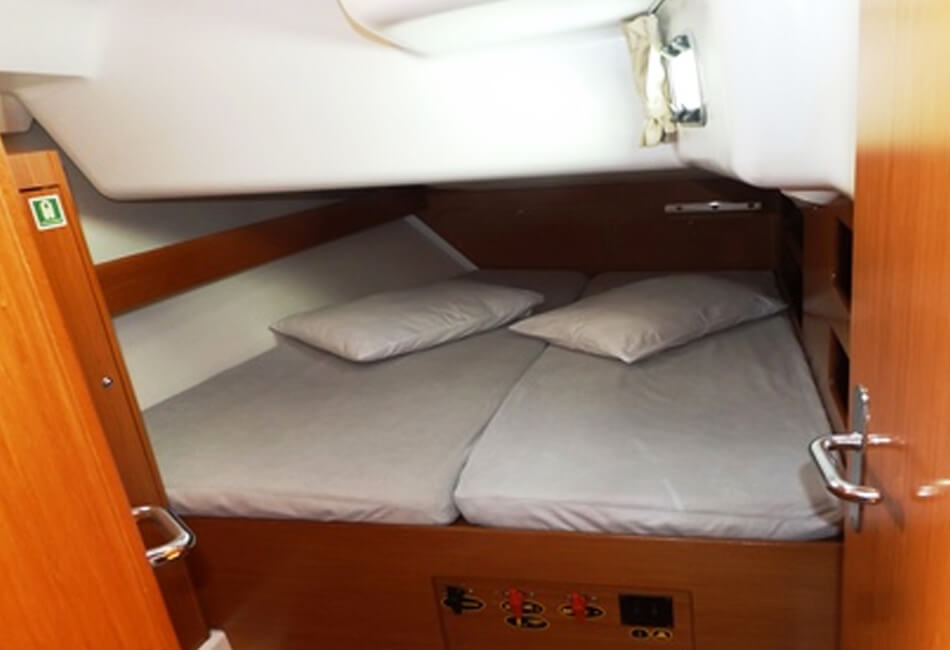 54.6 Ft Beneteau Cyclades 50.5 Sailboat MB-2009