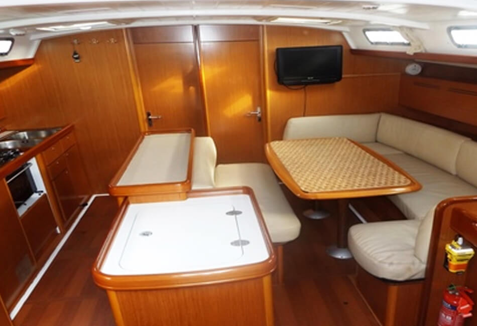 54.6 Ft Beneteau Cyclades 50.5 Sailboat MB-2009