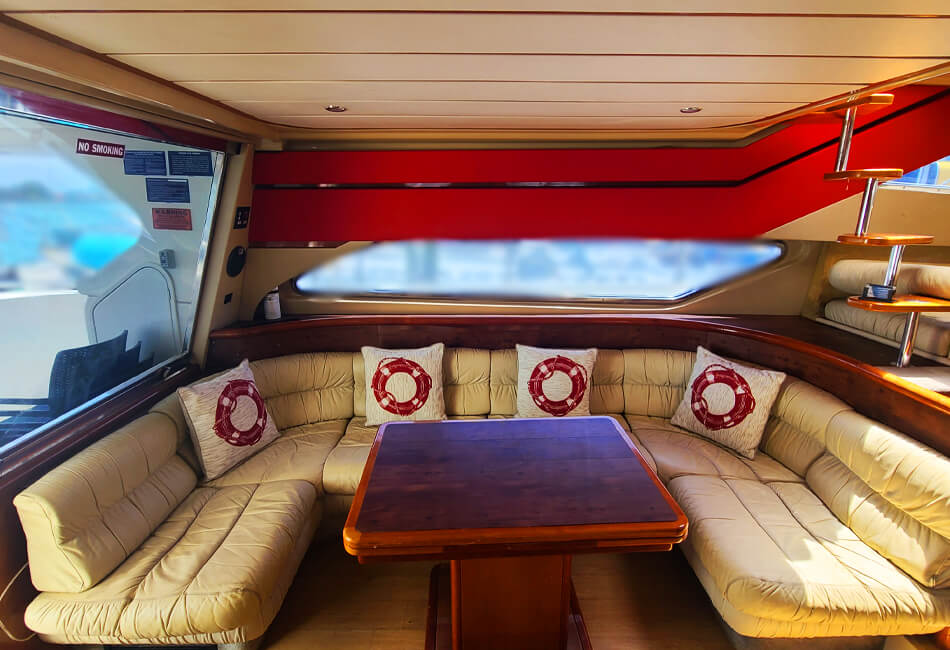 60-футовая роскошная моторная яхта Ferretti Flybridge 