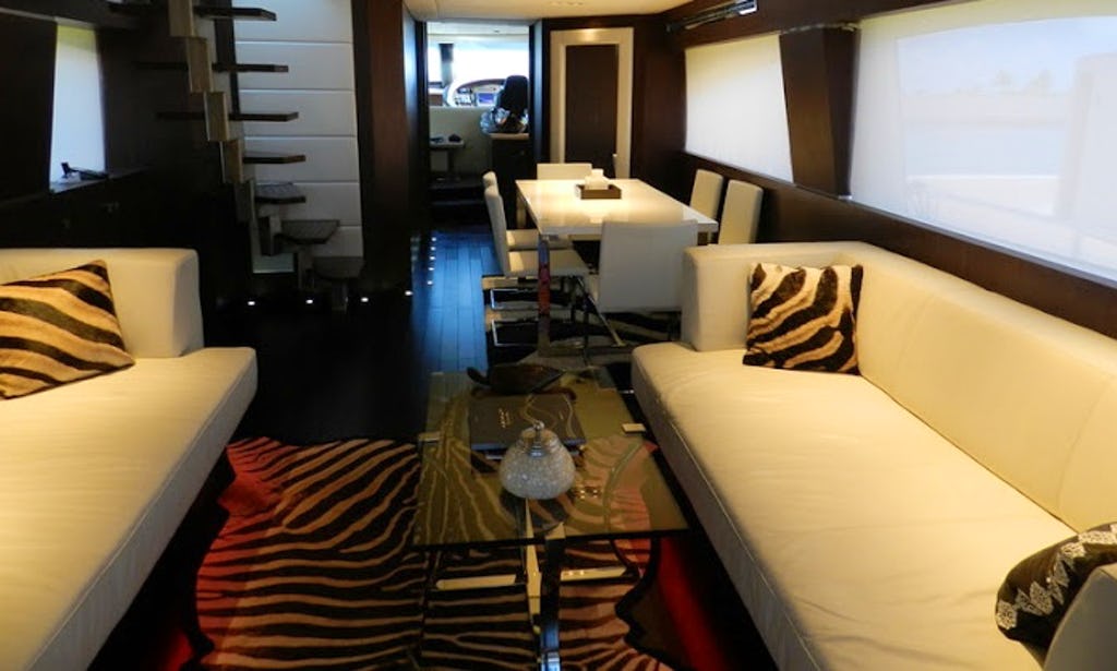 85 ft luxusná VIP jachta Azimut 