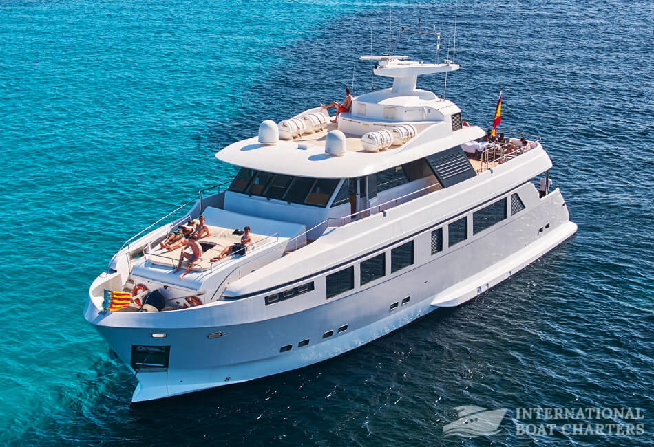 92 Feet/28-Meter Explorer 96 Luxury Yacht 