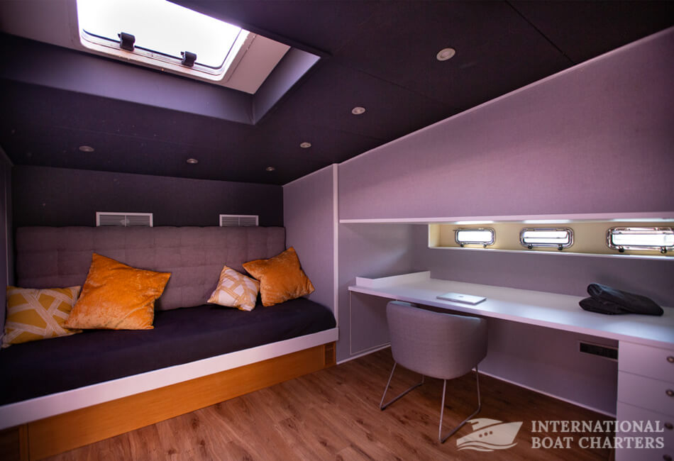 92 Feet/28-Meter Explorer 96 Luxury Yacht 