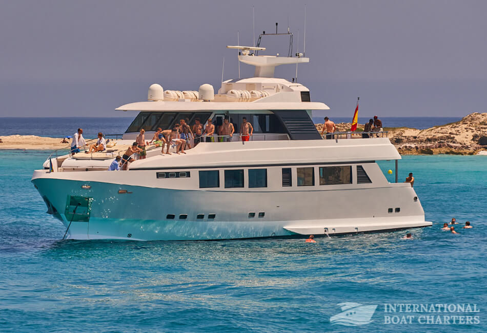 92 Feet/28-Meter Explorer 96 Luxury Yacht 