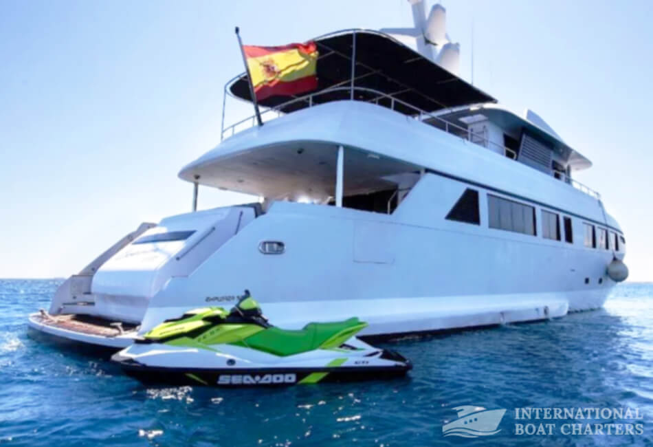 92 Feet/28-Meter Explorer 96 Luxury Yacht 