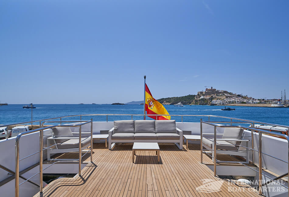 92 Feet/28-Meter Explorer 96 Luxury Yacht 