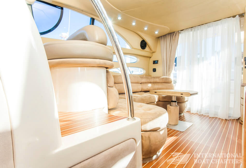 42.7 Ft Luxury Yacht Azimut 39 