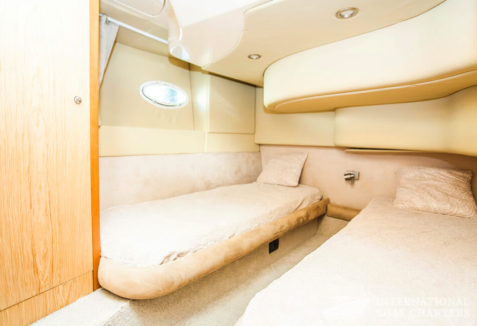 42.7 Ft Luxury Yacht Azimut 39 