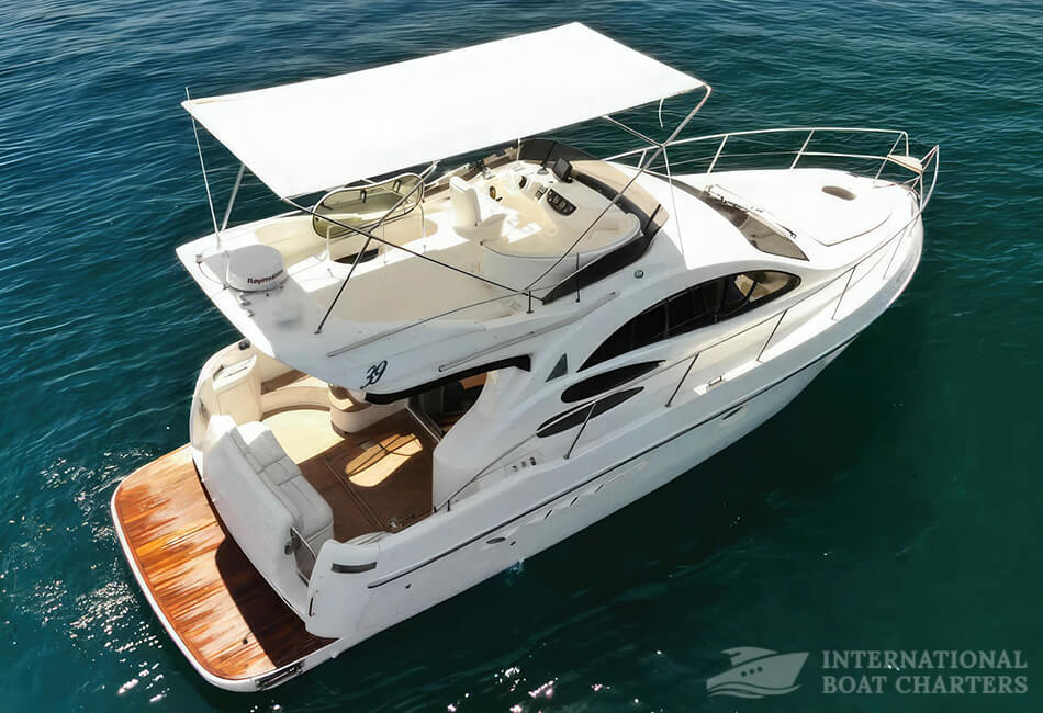 42.7 Ft Luxury Yacht Azimut 39 