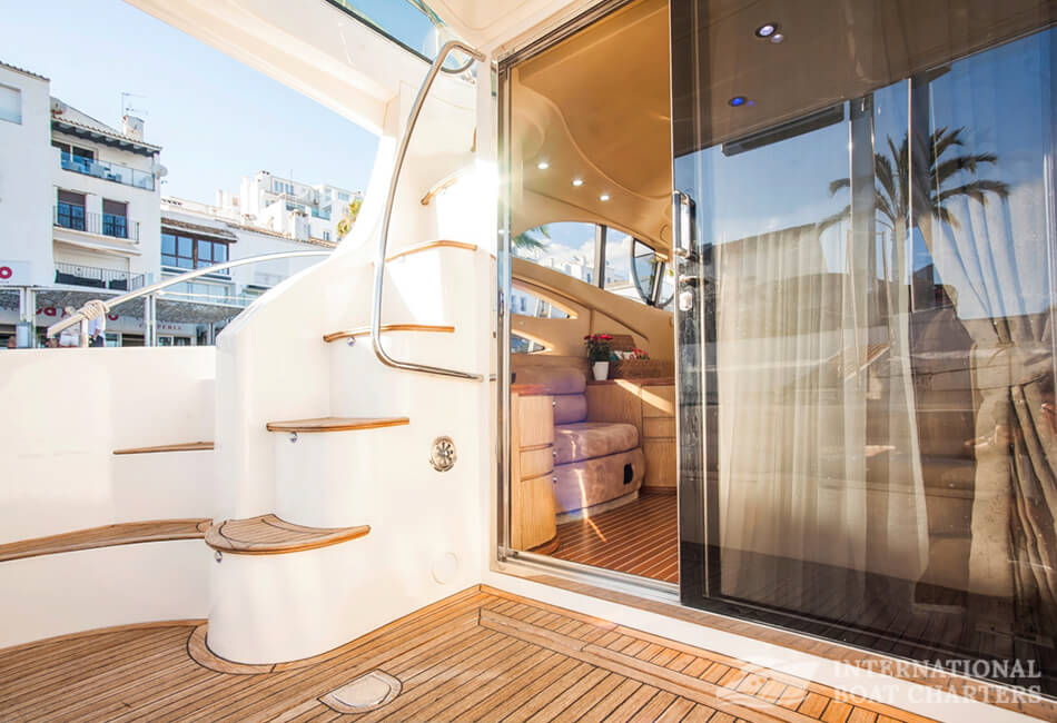 42.7 Ft Luxury Yacht Azimut 39 