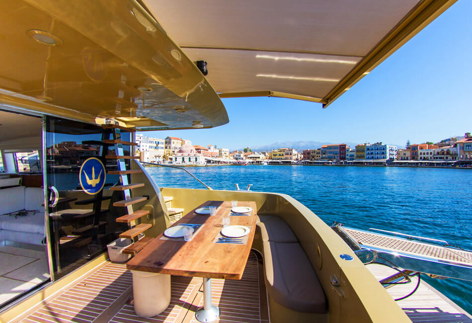 59 Ft Dufin Luxury Motor Yacht csak a Skipperrel bérelték
