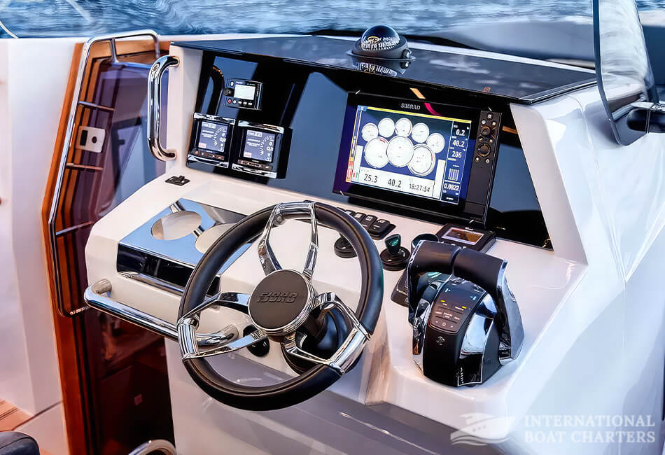 11.63m/38.2ft Fjord 38 Express Luxury Powerboat 