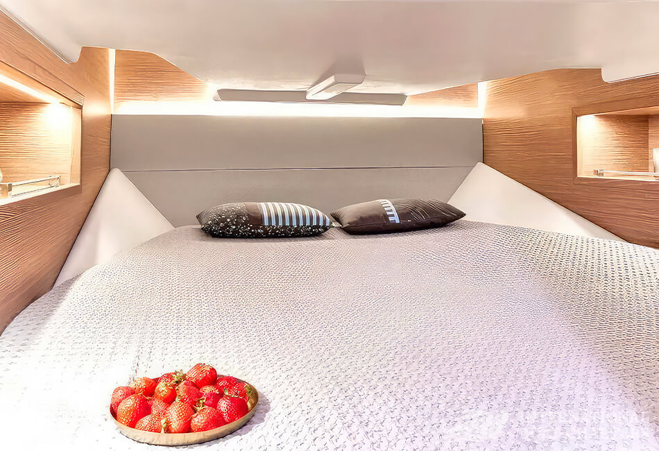 11.63m/38.2ft Fjord 38 Express Luxury Powerboat 