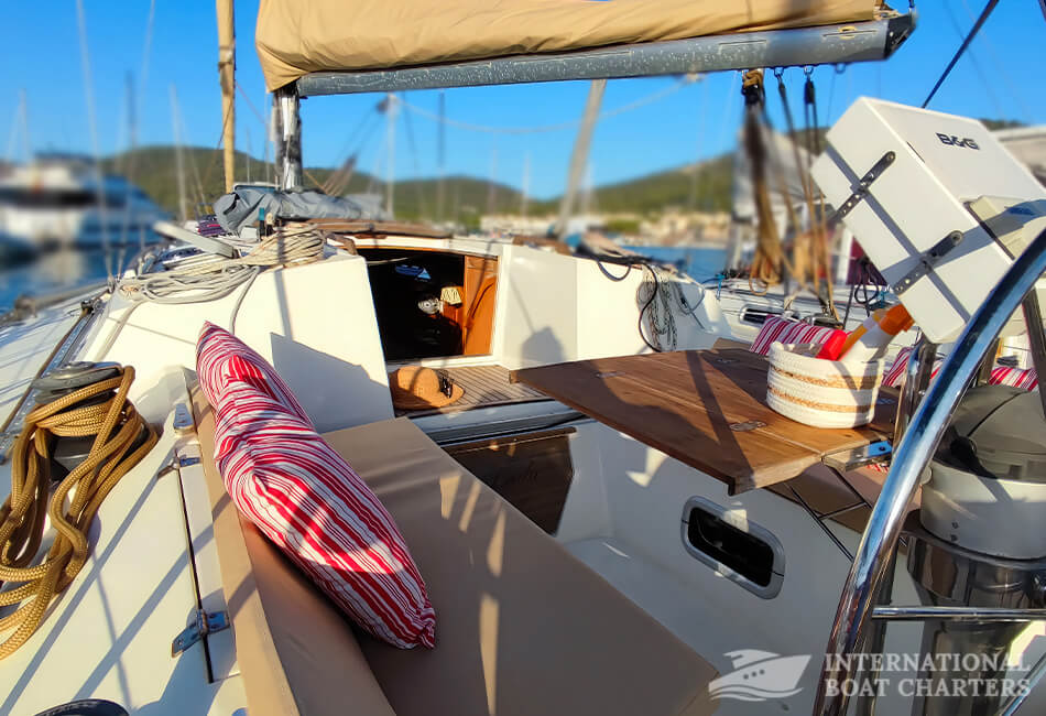 36ft/11m FURIA 37 Sailboat 
