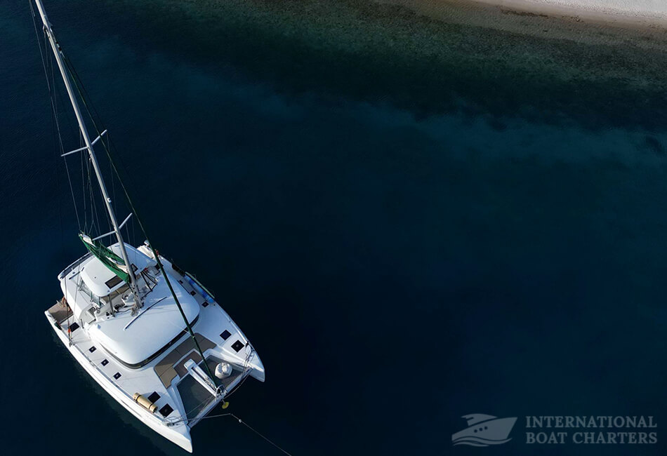 51 Ft Luxury Catamaran Lagoon 500 With Flybridge 