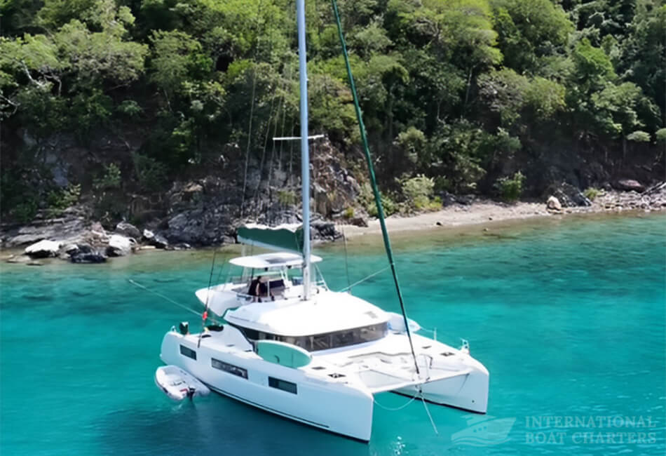 51 Ft Luxury Catamaran Lagoon 500 with Flybridge 