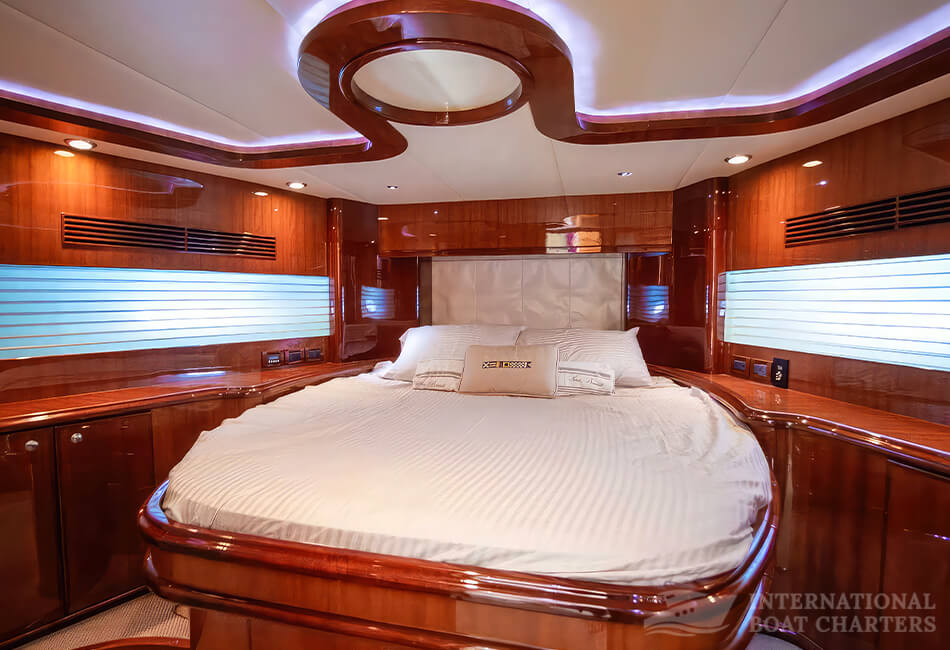 70 ft McKinna Luxury Yacht 