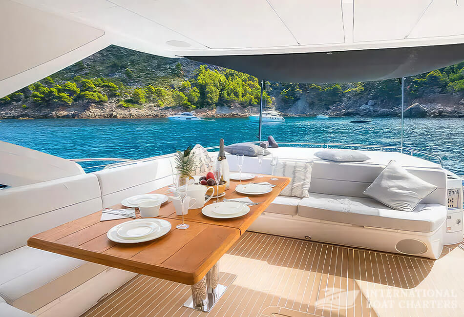 70.4ft/21.45m Sunseeker Sport 68 Luxury Yacht 