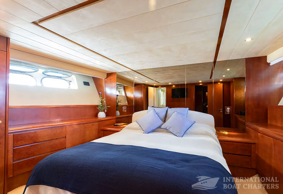 80.4ft/24.6m Superphantom 80 Luxury Motor Yacht 